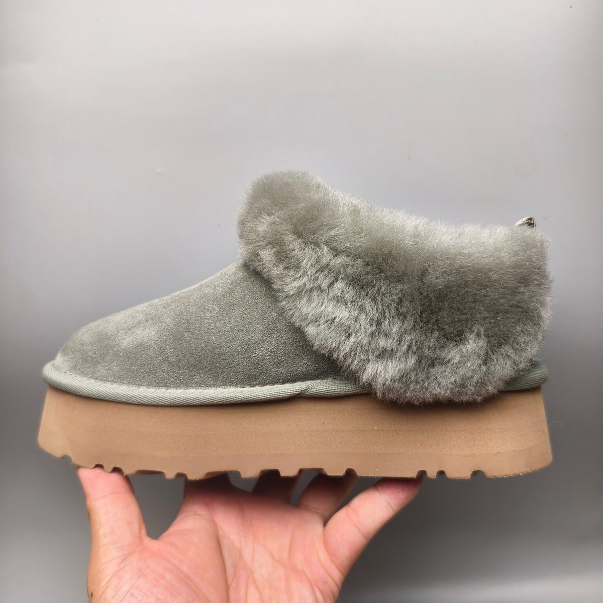 1393 Suede Thick-Sole Slip-On Lazy Shoes – Green (In Stock)