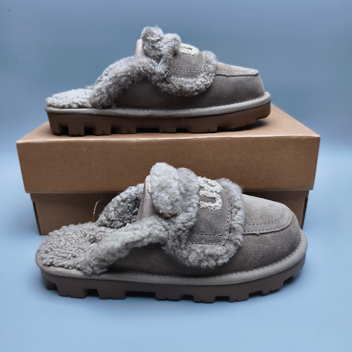 1206 Fluffy Big Logo Casual Slippers – Antelope Brown (In Stock)