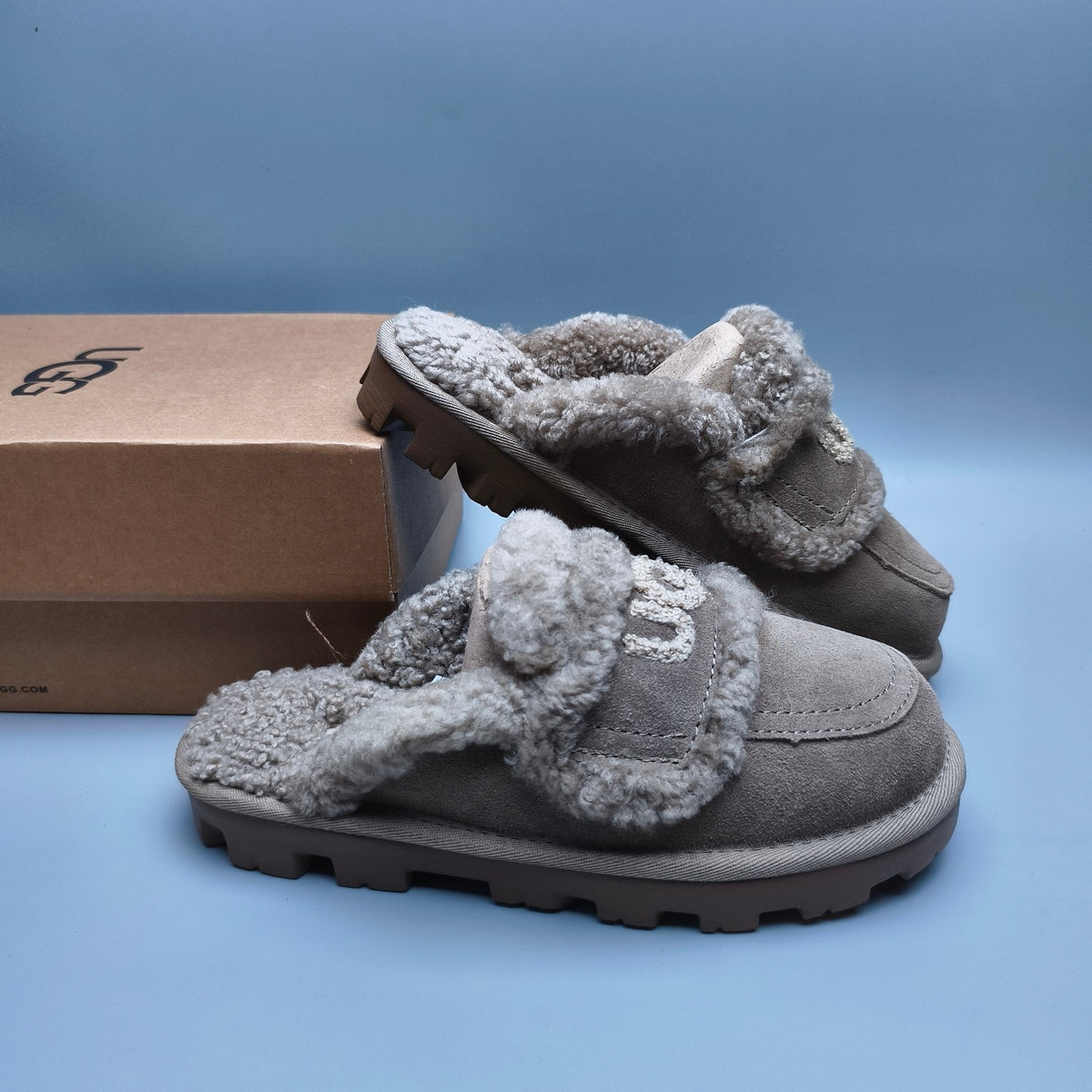 1206 Fluffy Big Logo Casual Slippers – Antelope Brown (In Stock)