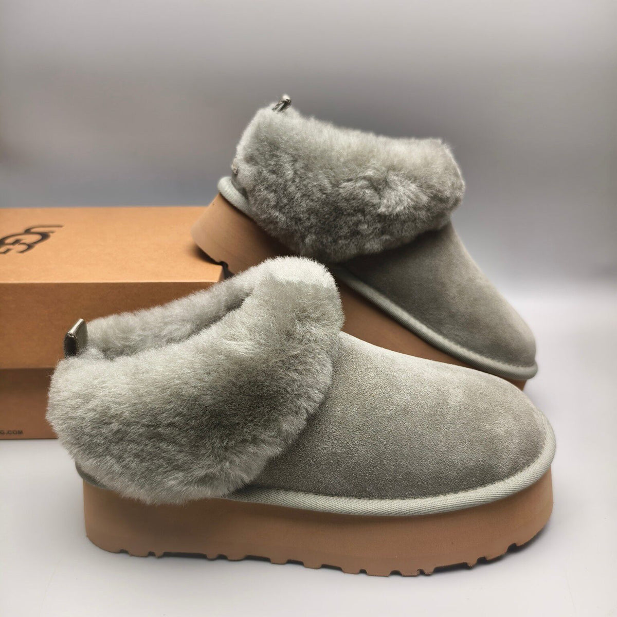 1393 Suede Thick-Sole Slip-On Lazy Shoes – Green (In Stock)